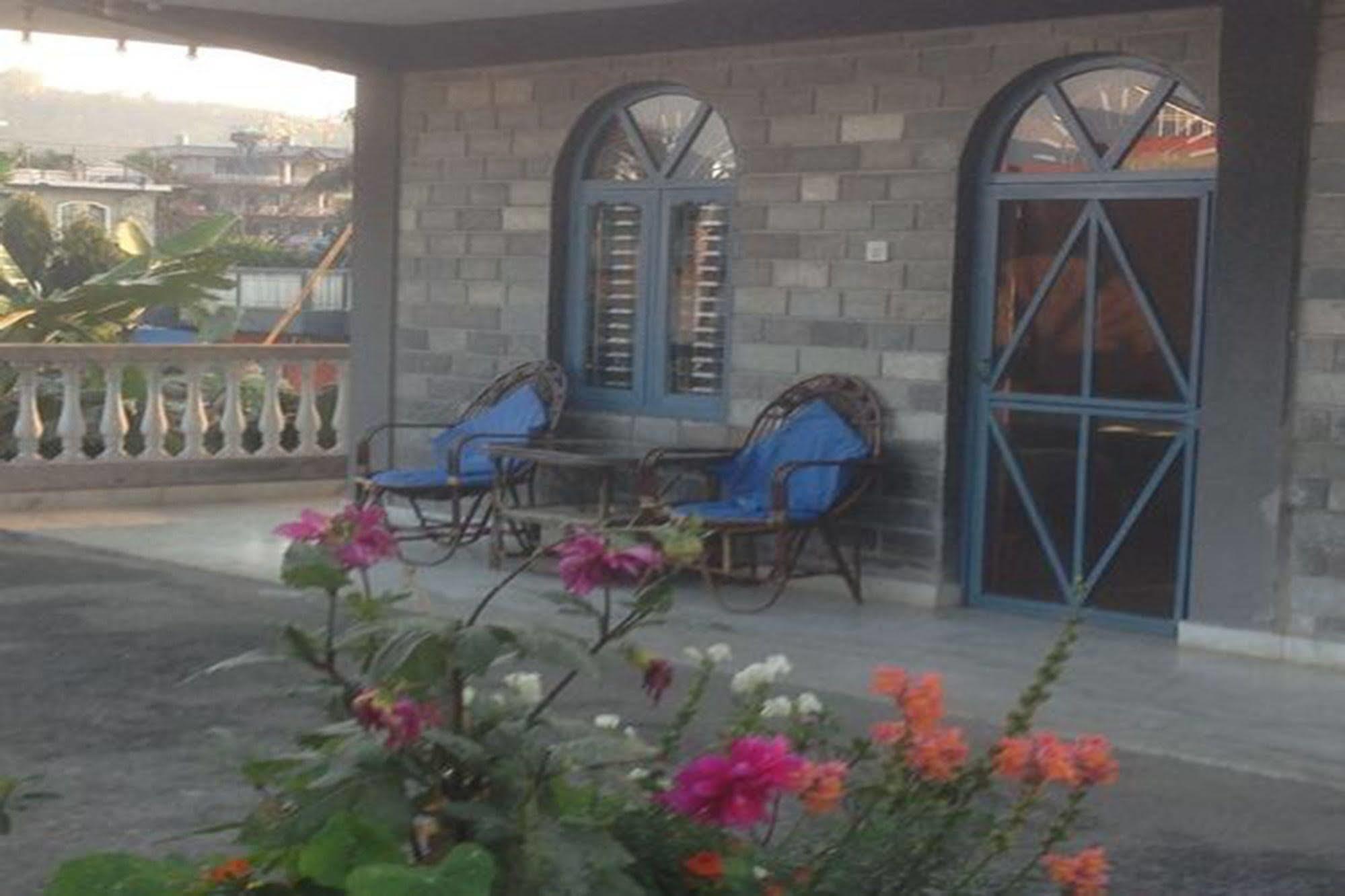 Sacred Valley Inn Pokhara Exterior photo